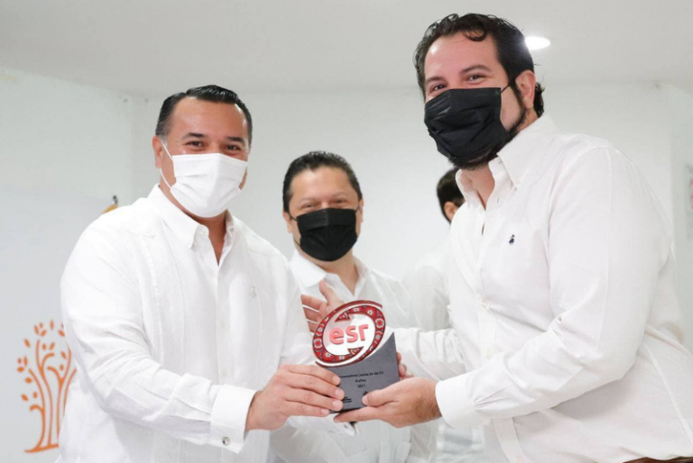 Renán Barrera reconoce el sentido de responsabilidad social de pequeñas y medianas empresas