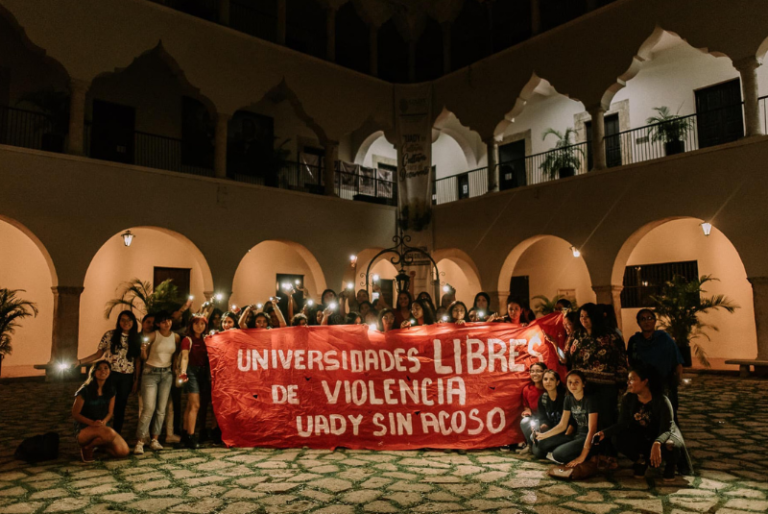 Colectivos acusan a la Universidad Anáhuac Mayab de indiferencia ante violencia digital