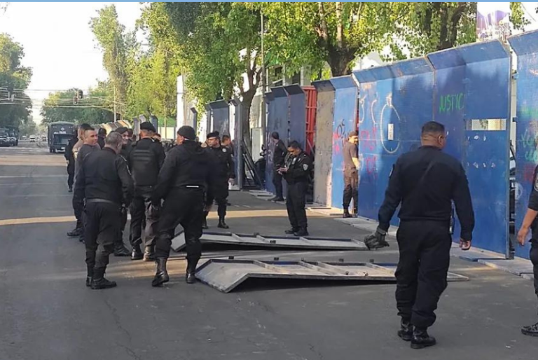 Blindan Fiscalía de la CDMX por manifestaciones contra feminicidios