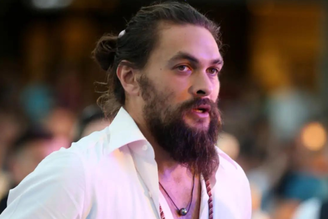 Sufre Jason Momoa aparatoso accidente automovilístico