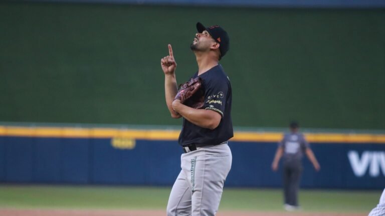 Las fieras sacan las garras y vencen a los Sultanes 8-5