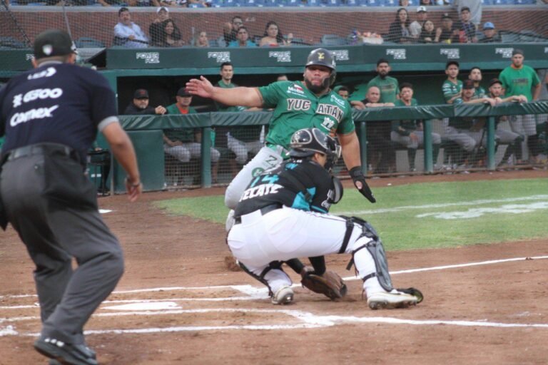 Saraperos vencen a los Leones y empatan la serie