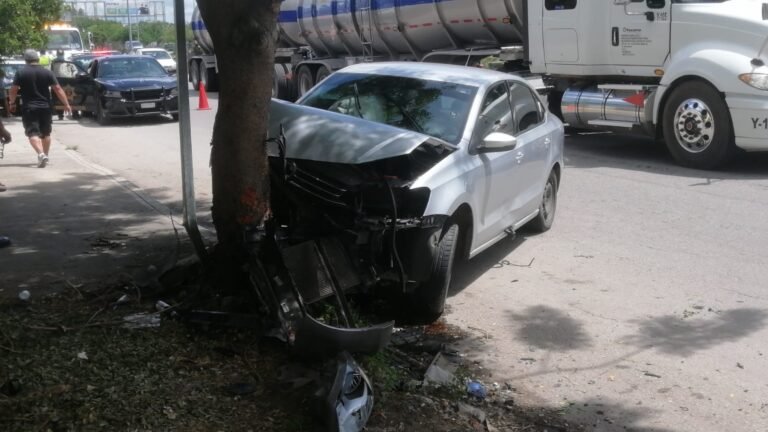 Ebrio al volante se estampa contra árbol