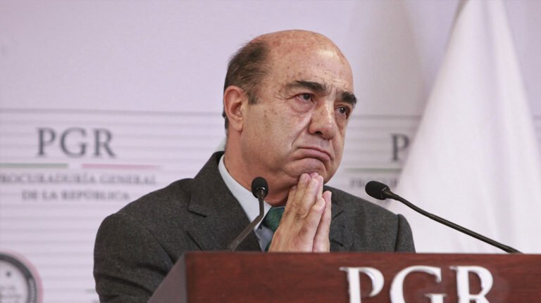 Vinculan a proceso a el exprocurador Jesús Murillo Karam por tortura y otros dos delitos