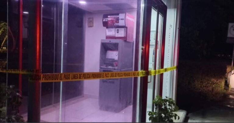 Mucho cuidado, detectan trampas en cajeros automáticos para clonar tarjetas en Mérida