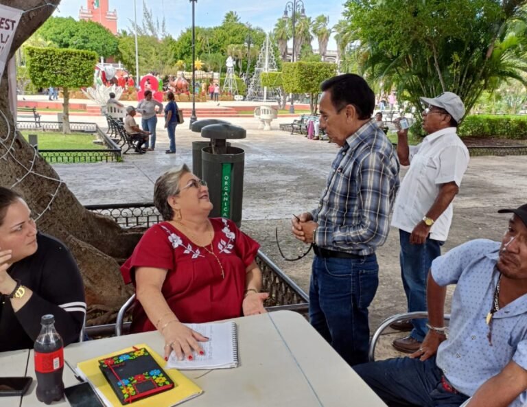 “Movimiento de Inconformidad en Morena: Protesta en Plaza Grande de Mérida contra Imposición de Precandidatos”