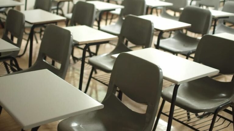 CNDH cuestiona recorte del ciclo escolar y advierte riesgos para niñas y niños