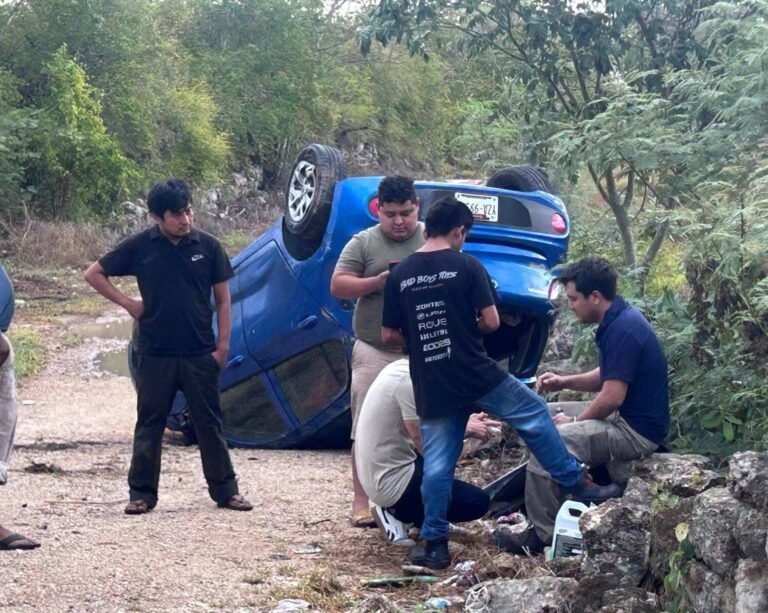 Cinturón de seguridad salva a conductor tras espectacular accidente en la Mérida–Motul