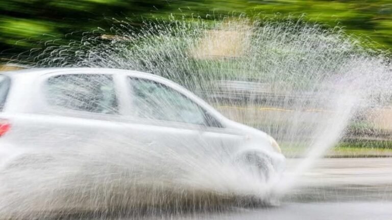 Usuarios denuncian aumento excesivo en tarifas de transporte por aplicación durante lluvias en Mérida