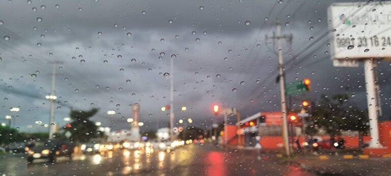 Lluvias récord exponen retos urbanos de Mérida ante eventos climáticos extremos, advierte especialista de la UNAM