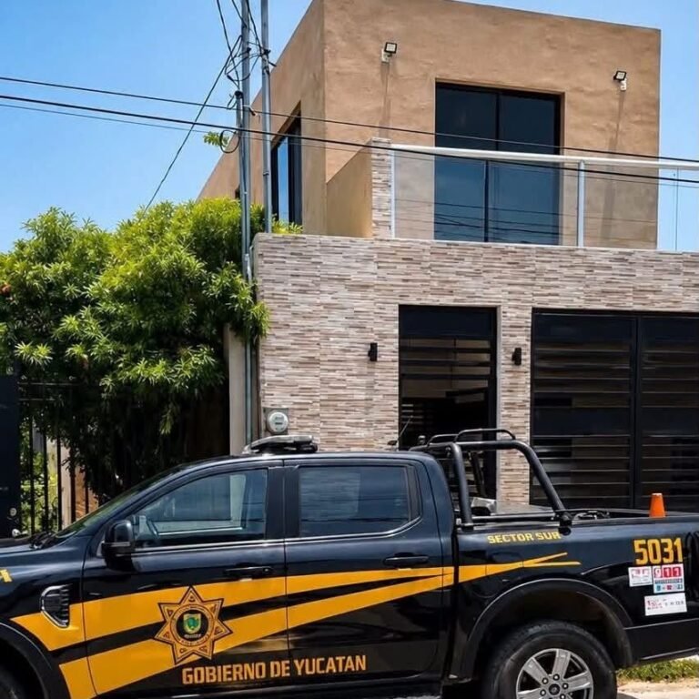 Aprovechan la madrugada para robar vivienda en Azcorra; delincuentes ingresaron por predio baldío