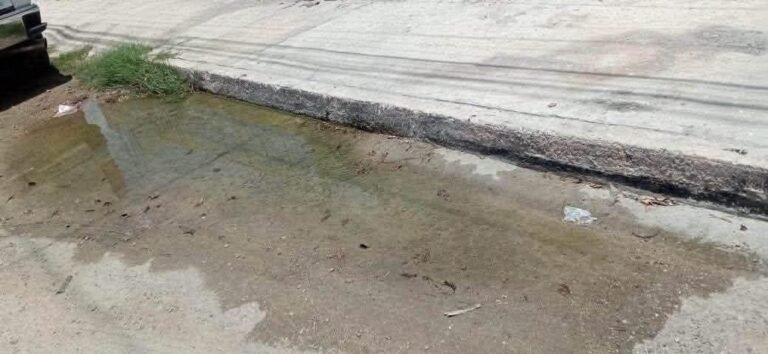 Denuncia ciudadana señala presuntas irregularidades y retrasos en la atención de fugas de agua en Mérida