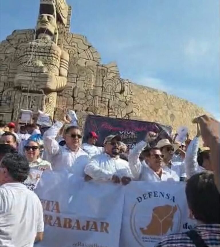 TOROS DIVIDEN POSTURAS EN YUCATÁN: CRUZAN RECLAMOS Y PROVOCACIONES FRENTE AL MONUMENTO A LA PATRIA