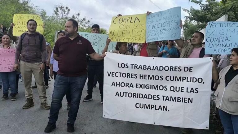 Trabajadores de Vectores bloquean acceso a Los Héroes